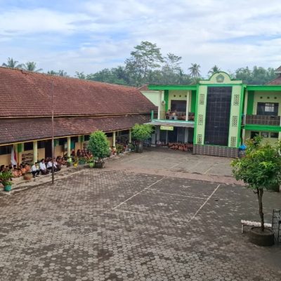 Nyai Hj. Mamnunah Yahya Wafat, Mansyaul Ulum Gelar Doa Bersama